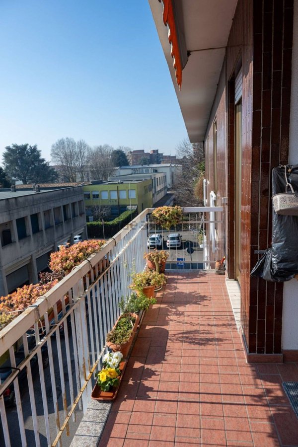 appartamento in vendita a Monza in zona Centro Storico