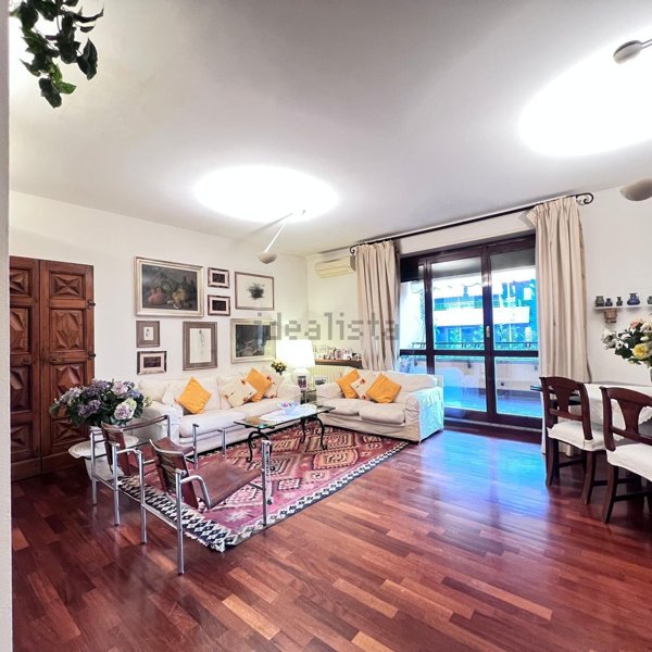 appartamento in vendita a Monza in zona Centro Storico