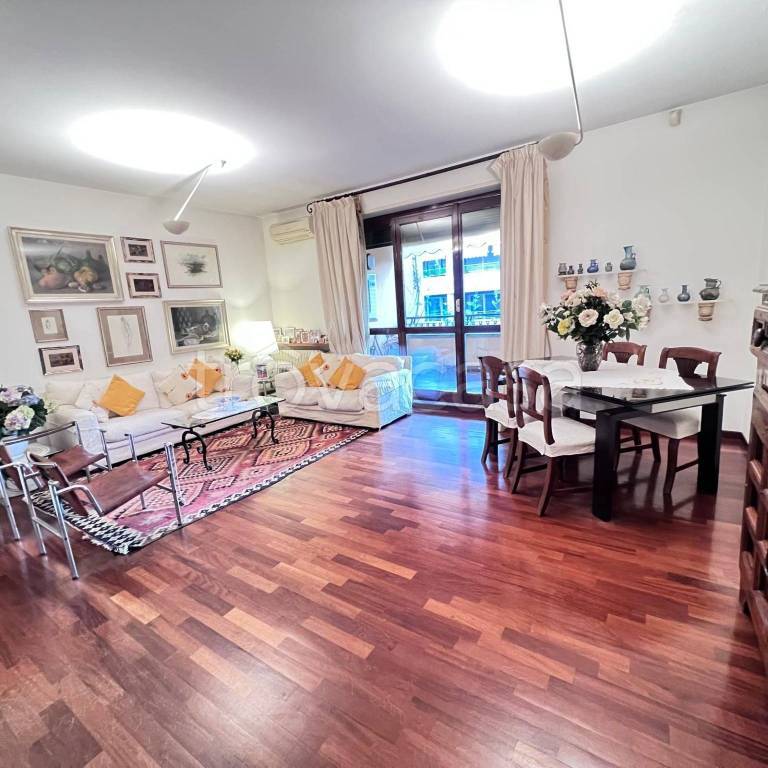 appartamento in vendita a Monza in zona Centro Storico