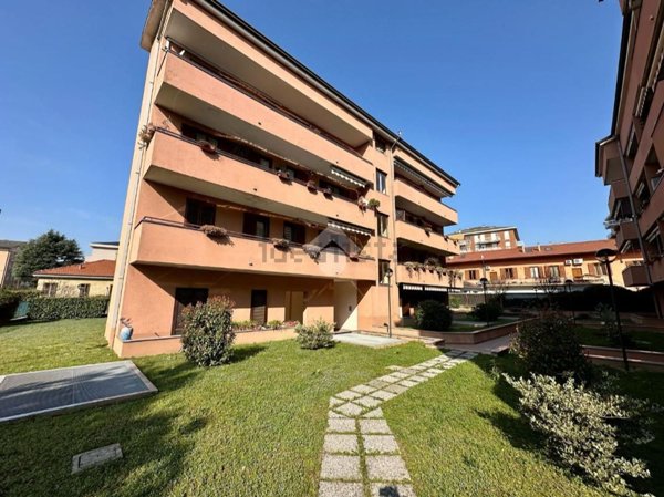 appartamento in vendita a Monza in zona Centro Storico