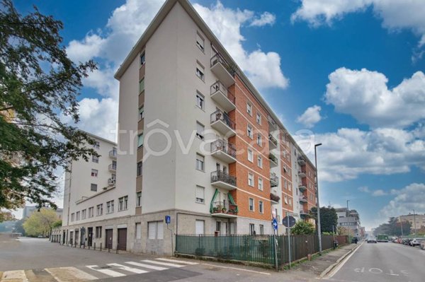 appartamento in vendita a Monza in zona Centro Storico