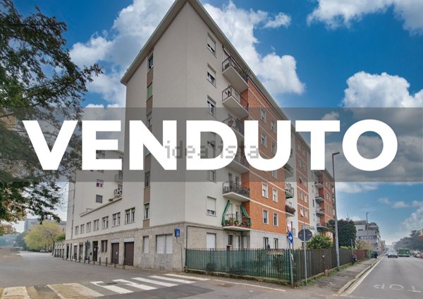 appartamento in vendita a Monza in zona Centro Storico