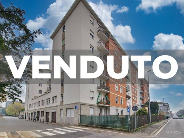 appartamento in vendita a Monza in zona Centro Storico