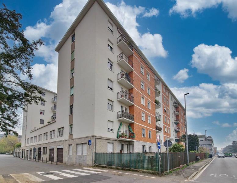 appartamento in vendita a Monza in zona Centro Storico