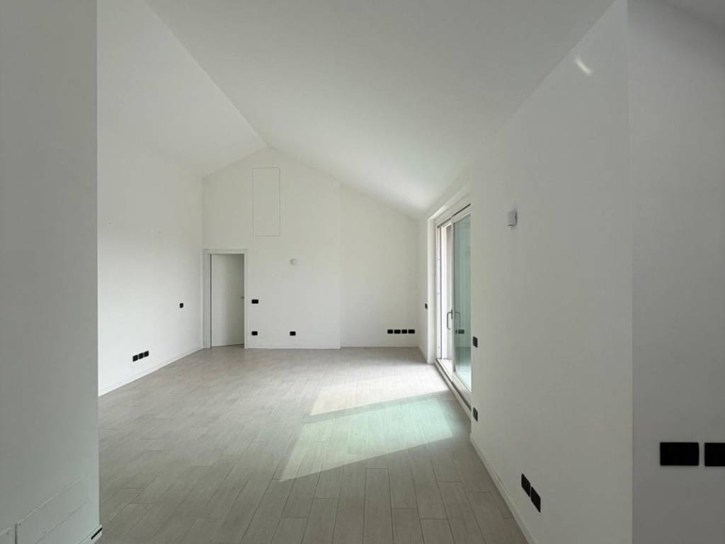 appartamento in vendita a Monza in zona Centro Storico