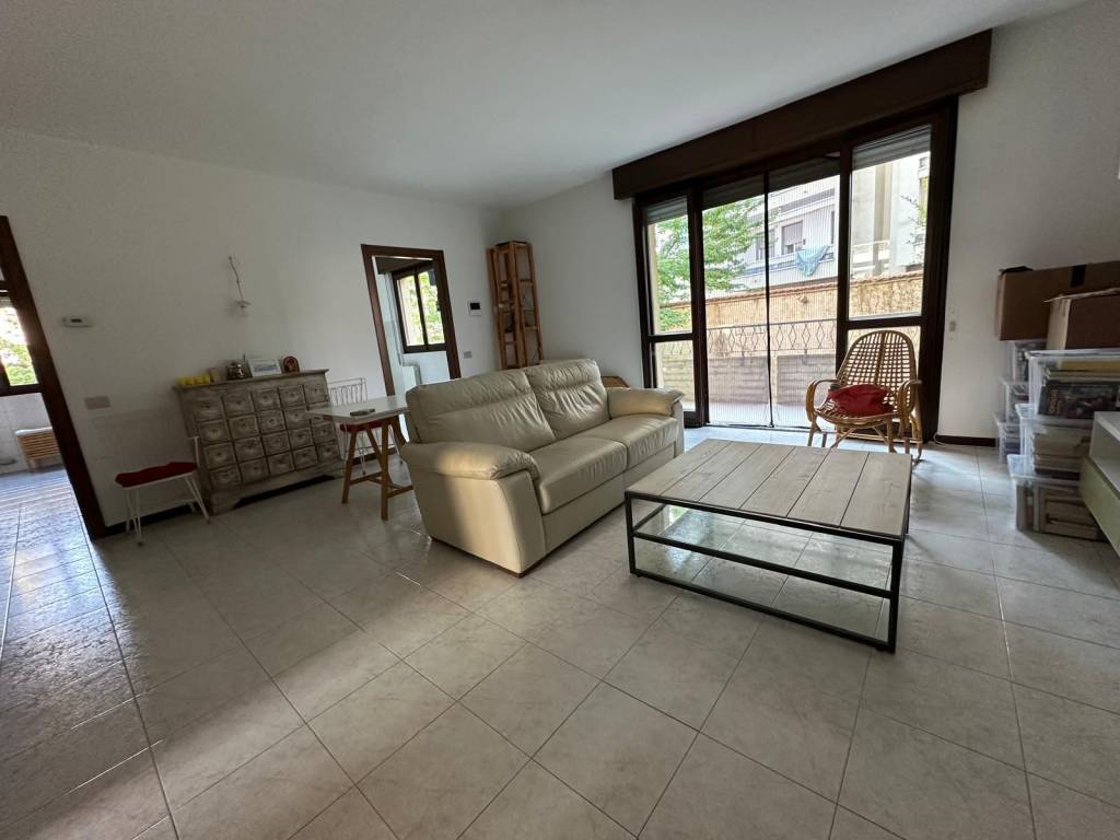 appartamento in vendita a Monza in zona Centro Storico