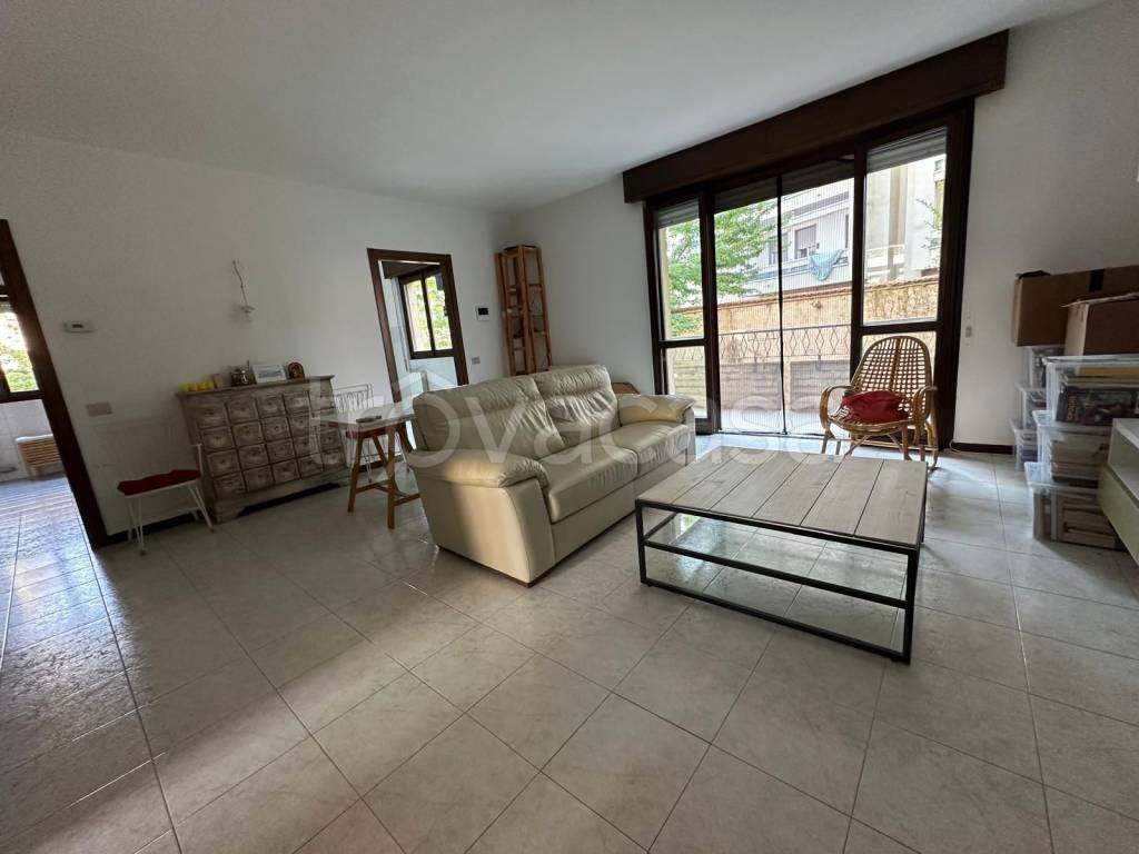 appartamento in vendita a Monza in zona Centro Storico