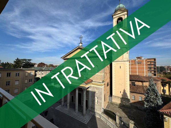 appartamento in vendita a Monza in zona Centro Storico