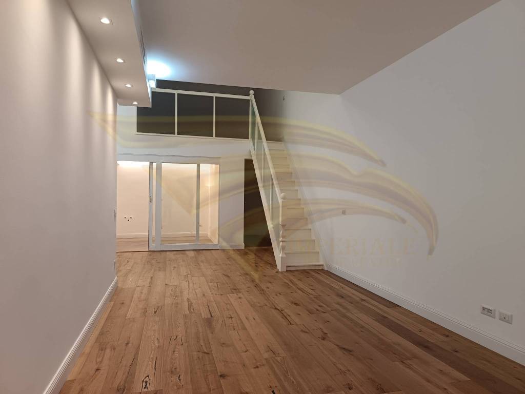 ufficio in vendita a Monza in zona Centro Storico