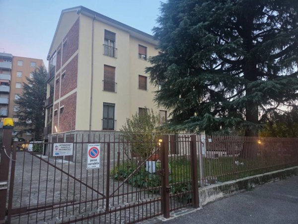 appartamento in vendita a Monza in zona Centro Storico