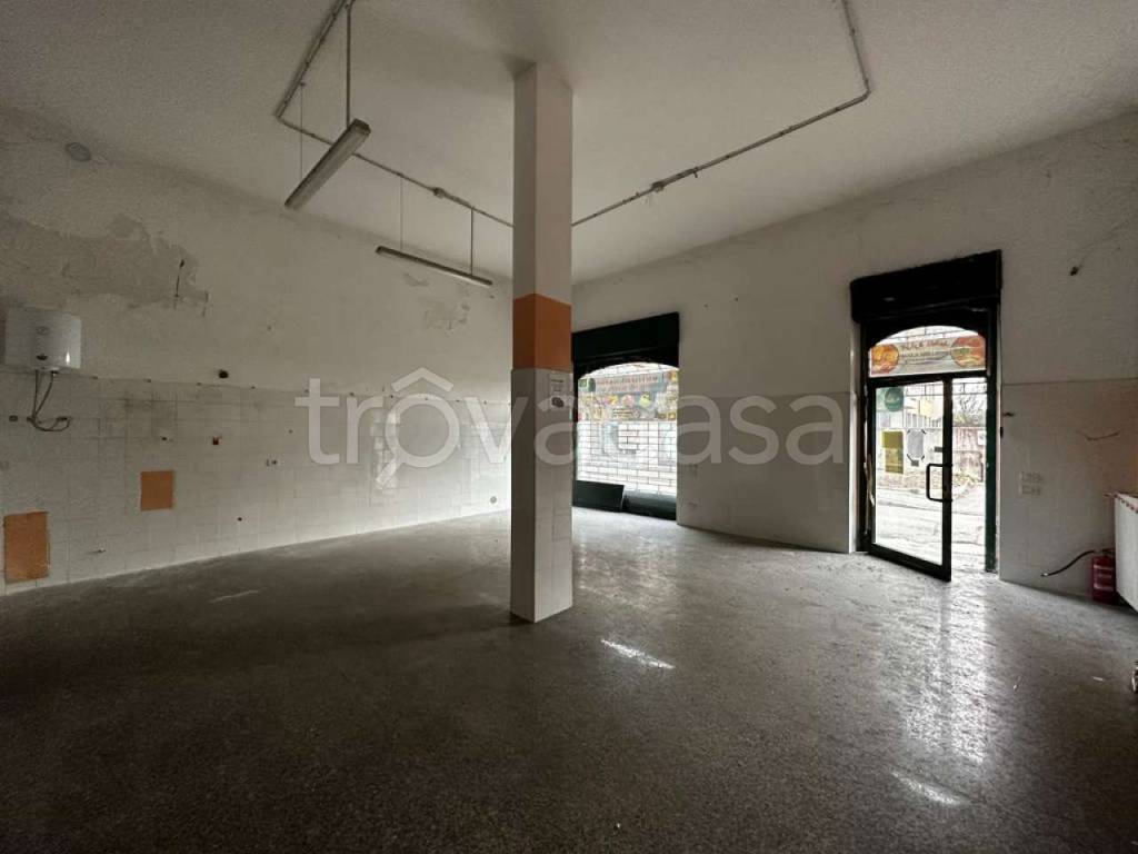 negozio in vendita a Monza