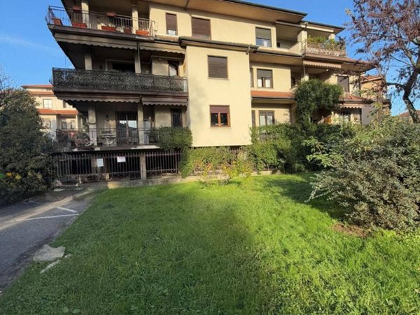 locale di sgombero in vendita a Monza