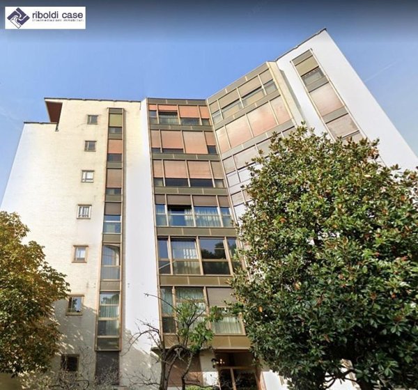 appartamento in vendita a Monza in zona Centro Storico