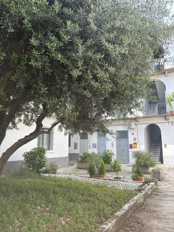 appartamento in vendita a Monza in zona Centro Storico