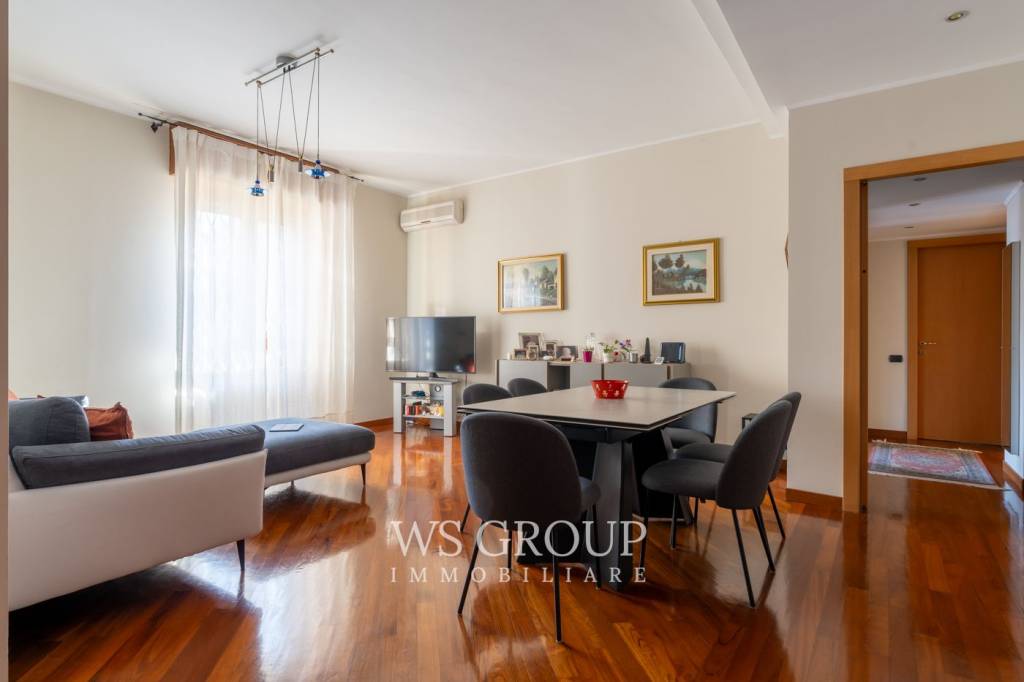 appartamento in vendita a Monza in zona Centro Storico