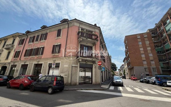 negozio in vendita a Monza in zona Centro Storico