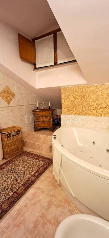 appartamento in vendita a Monza in zona Ospedale San Gerardo