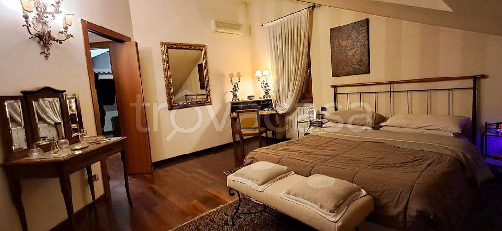 appartamento in vendita a Monza in zona Ospedale San Gerardo