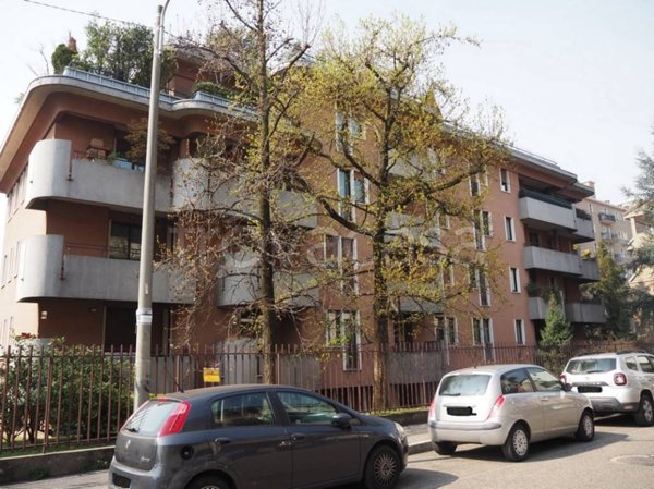 appartamento in vendita a Monza in zona Centro Storico