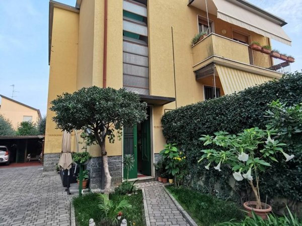 casa indipendente in vendita a Monza