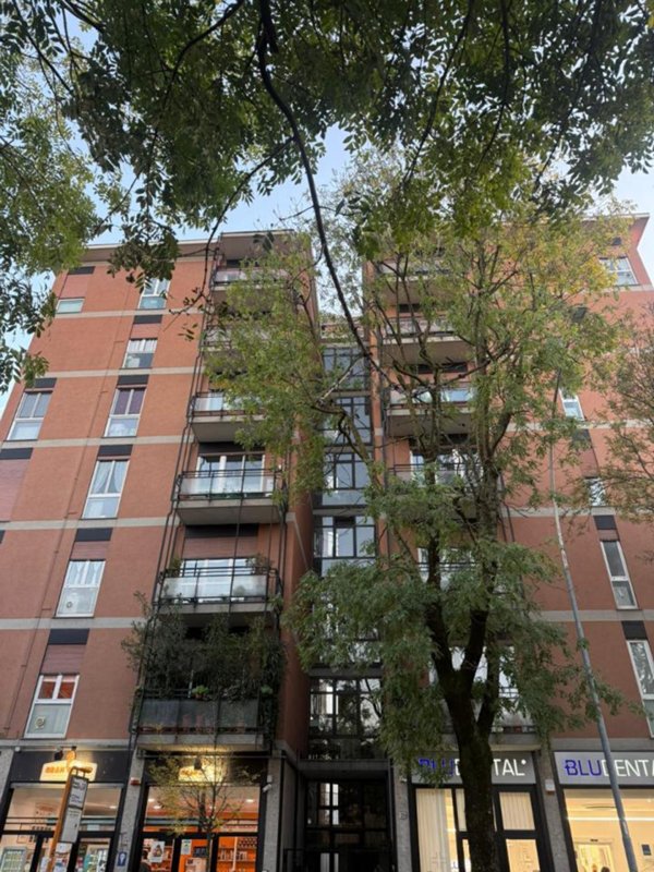 appartamento in vendita a Monza in zona Centro Storico