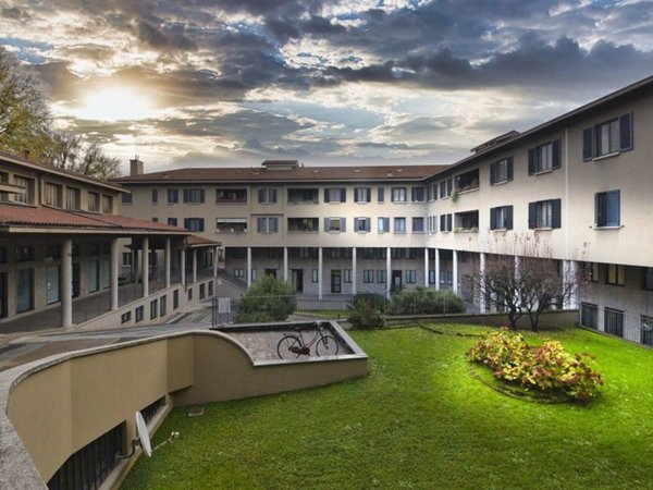 appartamento in vendita a Monza in zona Centro Storico