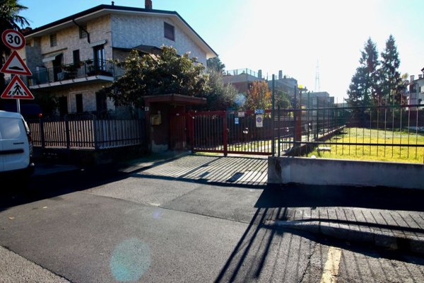 locale di sgombero in vendita a Monza