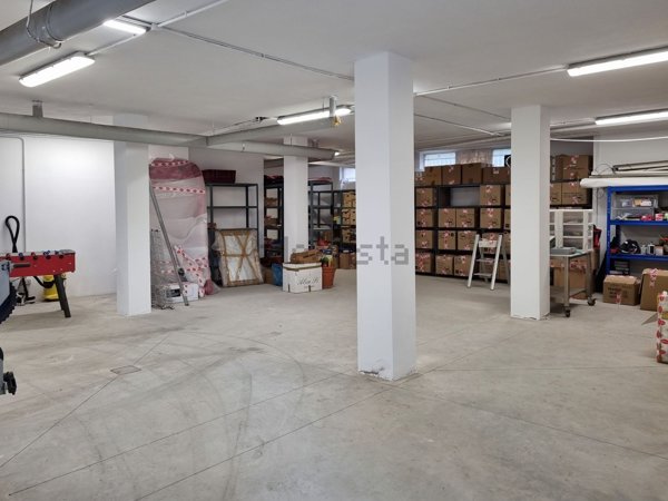 locale di sgombero in vendita a Monza