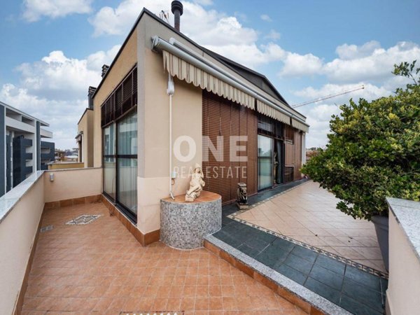 appartamento in vendita a Monza in zona Centro Storico