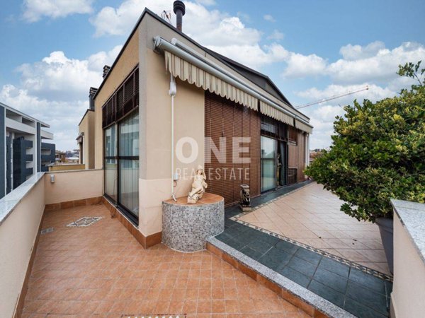 appartamento in vendita a Monza in zona Centro Storico