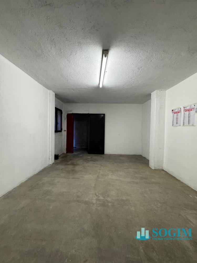 locale di sgombero in vendita a Monza in zona Centro Storico