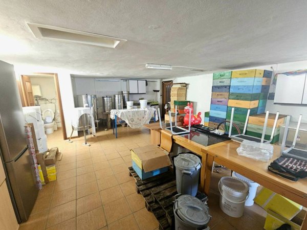 locale commerciale in vendita a Monza in zona Ospedale San Gerardo