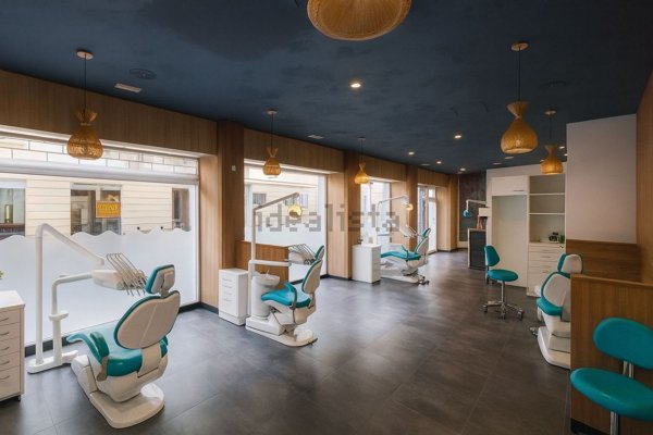 negozio in vendita a Monza in zona Centro Storico