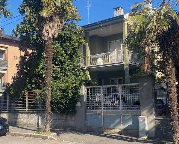 casa indipendente in vendita a Monza