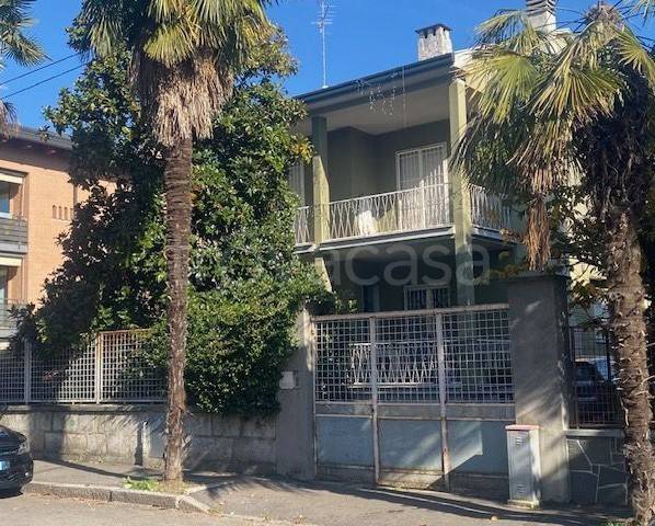 casa indipendente in vendita a Monza