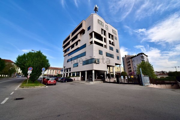 ufficio in vendita a Monza