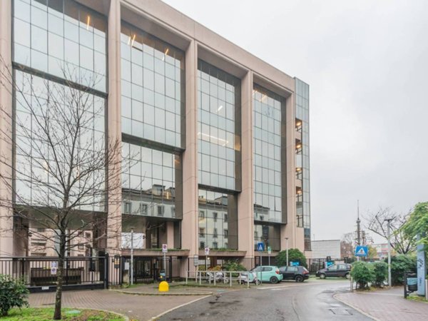 locale commerciale in vendita a Monza