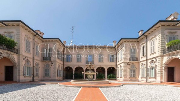 appartamento in vendita a Monza in zona Centro Storico