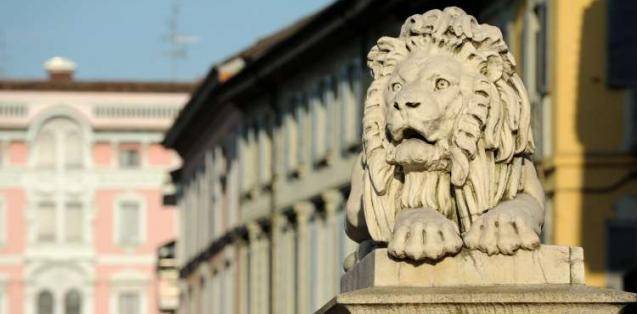 negozio in vendita a Monza in zona Centro Storico