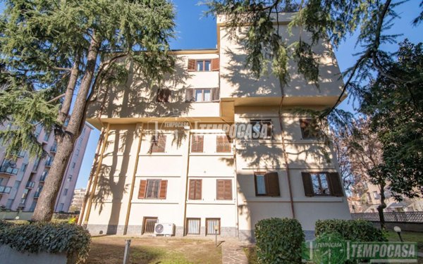 appartamento in vendita a Monza in zona Centro Storico