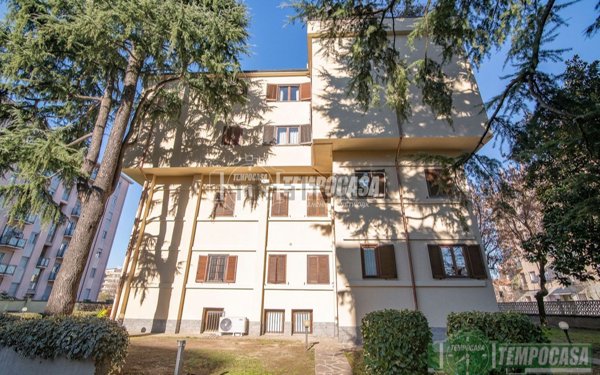 appartamento in vendita a Monza in zona Centro Storico