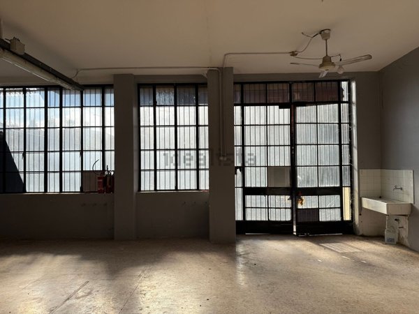locale di sgombero in vendita a Monza
