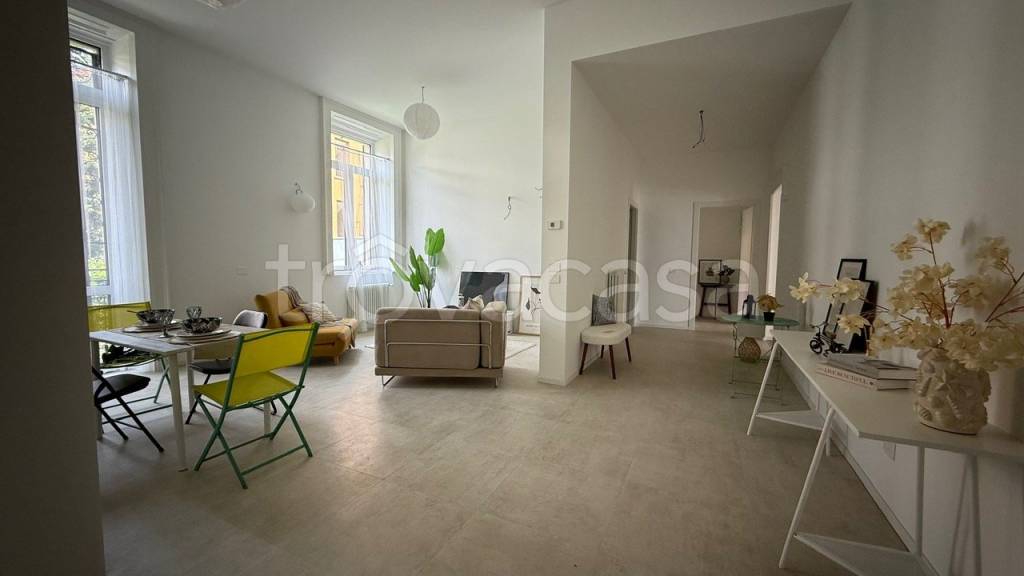 appartamento in vendita a Monza in zona Centro Storico
