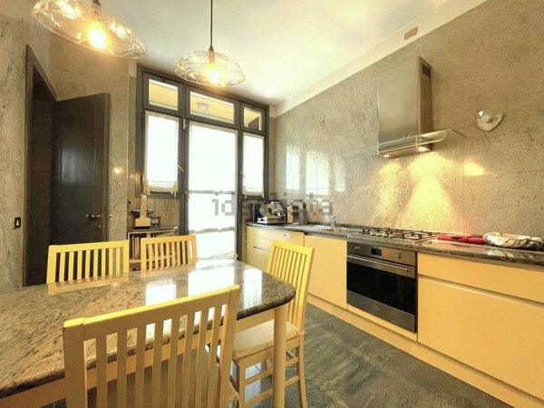 appartamento in vendita a Monza in zona Centro Storico