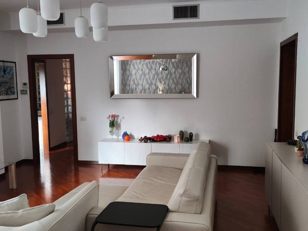 appartamento in vendita a Monza in zona Ospedale San Gerardo