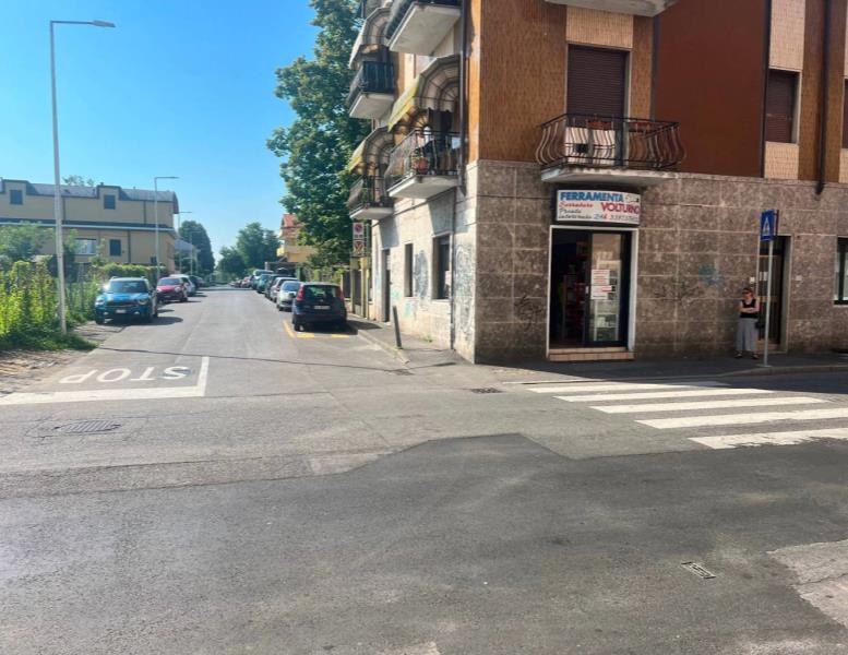 negozio in vendita a Monza