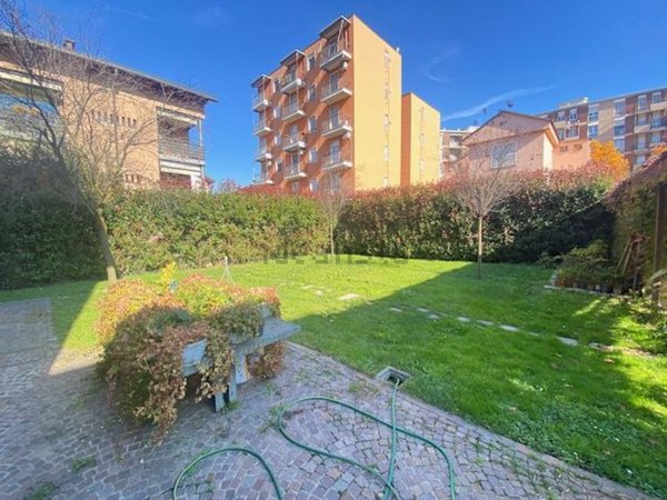 casa indipendente in vendita a Monza