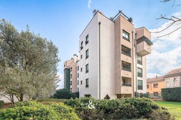 appartamento in vendita a Monza in zona Centro Storico