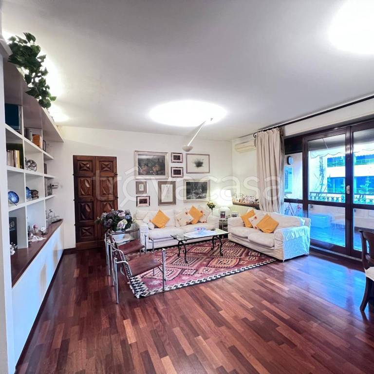 appartamento in vendita a Monza in zona Centro Storico