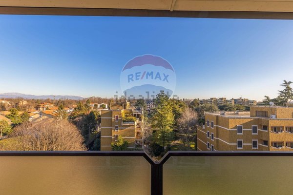 appartamento in vendita a Monza in zona Centro Storico